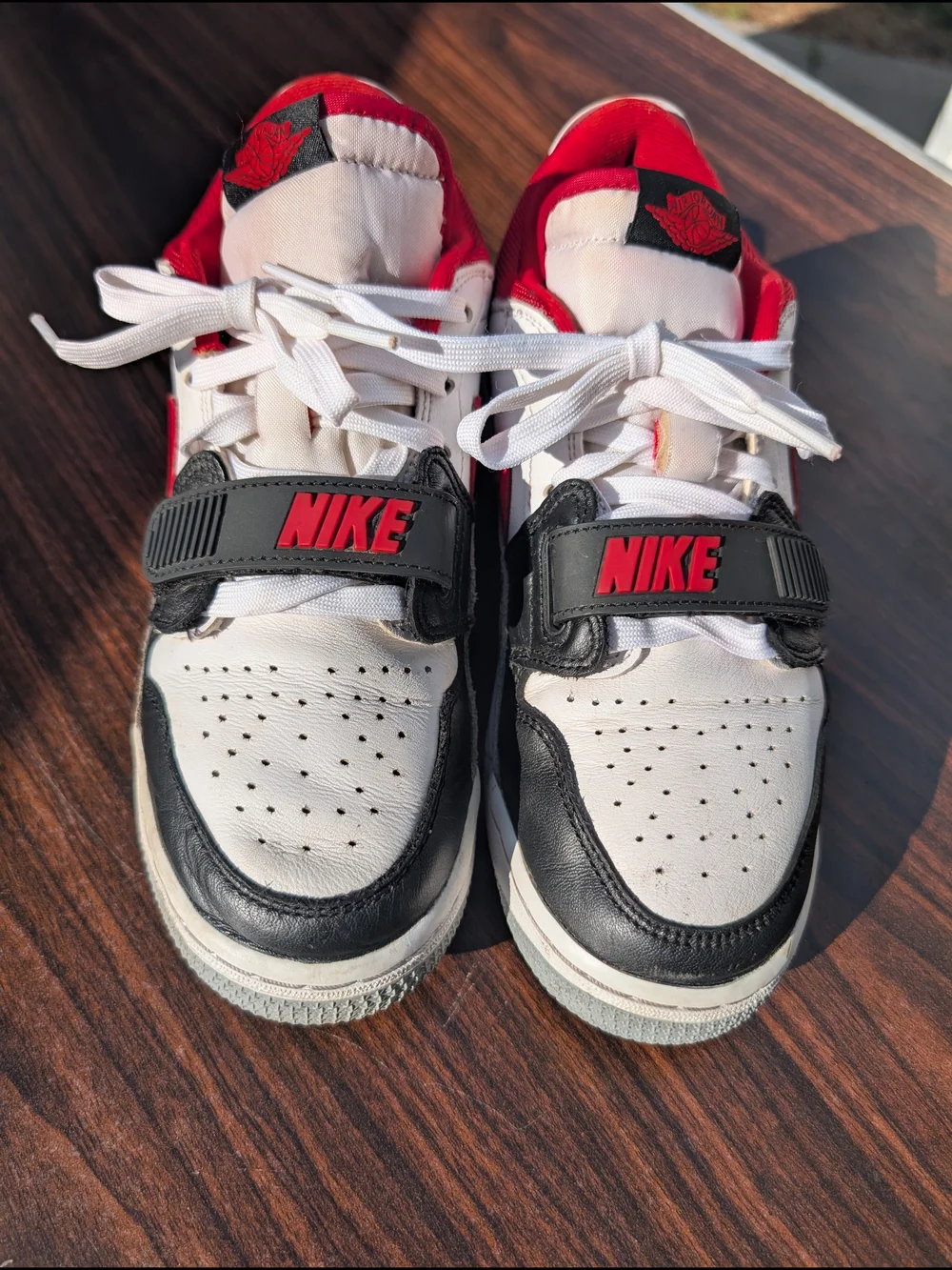 Nike Kids' Low-Top Sneakers in White, Black & Red